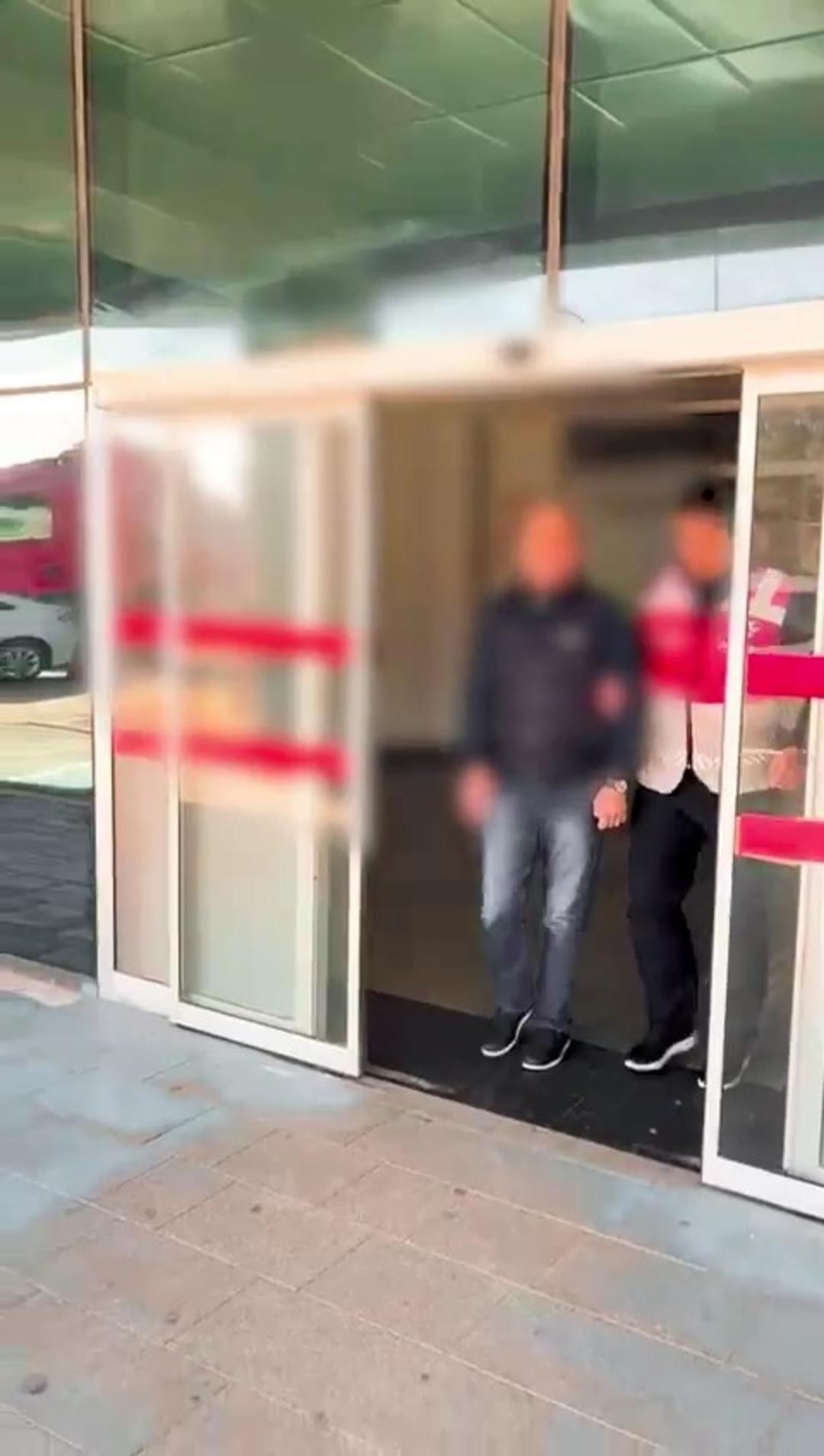 &Ccedil;anakkale de bir vatandaşı 4 milyon 500 bin TL dolandıran 3 ş&uuml;pheli tutuklandı 2