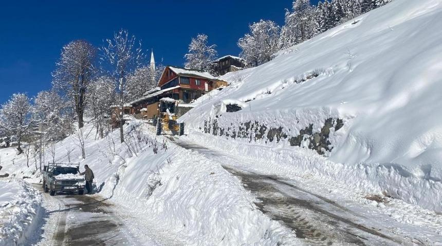 Rize&rsquo;de 131 k&ouml;y yolu ulaşıma a&ccedil;ıldı