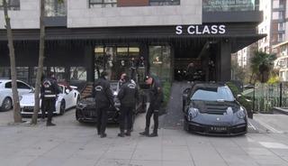 Kadık&ouml;y&rsquo;de vurgun iddiasıyla g&uuml;ndeme gelen galeriye operasyon