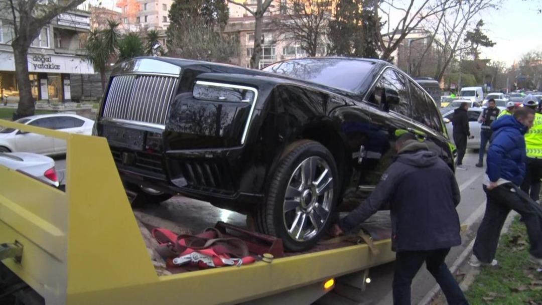 Kadık&ouml;y&rsquo;de vurgun iddiasıyla g&uuml;ndeme gelen galeriye operasyon: Hepsi tek tek &ccedil;ıkarıldı 2