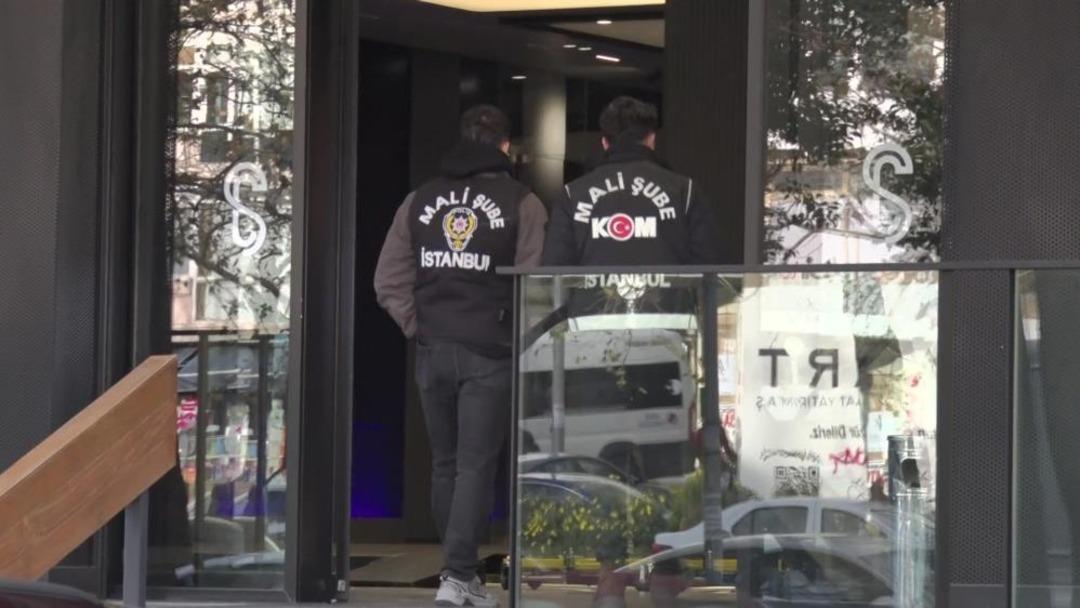 Kadık&ouml;y&rsquo;de vurgun iddiasıyla g&uuml;ndeme gelen galeriye operasyon: Hepsi tek tek &ccedil;ıkarıldı 5