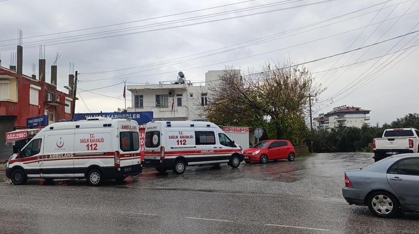 Tartıştığı babasını &ouml;ld&uuml;rm&uuml;şt&uuml;, ağır yaralanan yenge de hayatını kaybetti