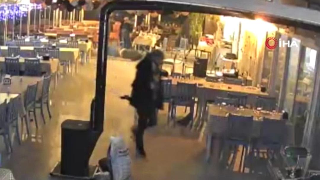 İstediği verilmeyince restorana t&uuml;fekle saldırdı: 1 &ouml;l&uuml;, 3 yaralı 2