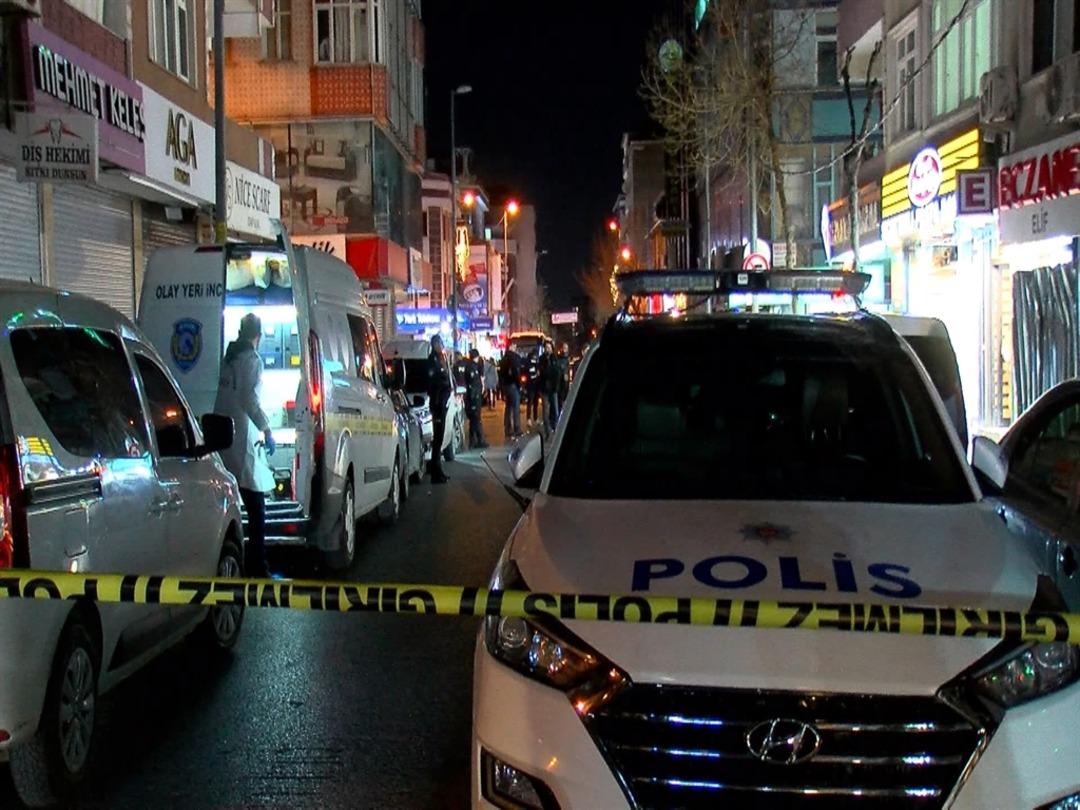 K&uuml;&ccedil;&uuml;k&ccedil;ekmece&rsquo;de silahlı saldırı: 2 &ouml;l&uuml;, 1 yaralı 1