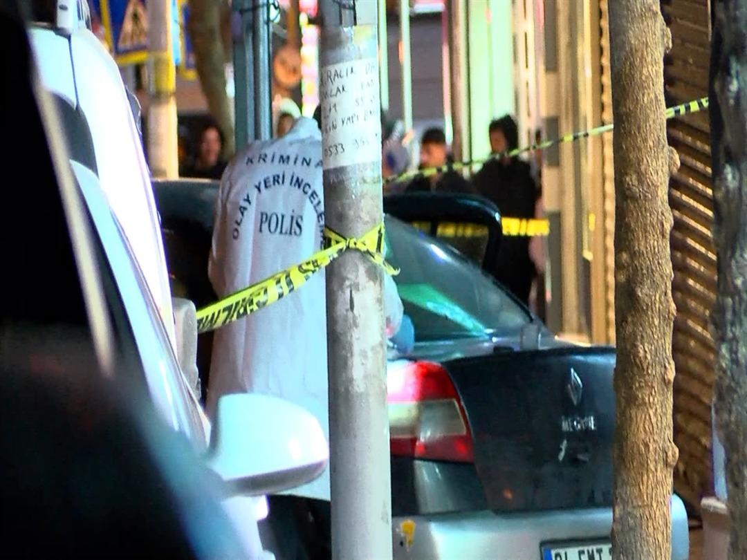 K&uuml;&ccedil;&uuml;k&ccedil;ekmece&rsquo;de silahlı saldırı: 2 &ouml;l&uuml;, 1 yaralı 2