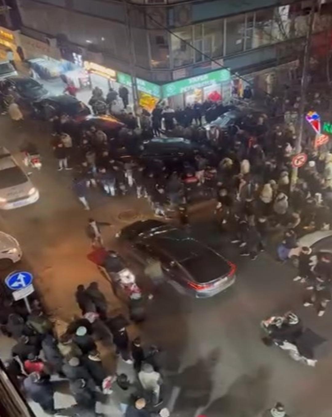 K&uuml;&ccedil;&uuml;k&ccedil;ekmece&rsquo;de silahlı saldırı: 2 &ouml;l&uuml;, 1 yaralı 3