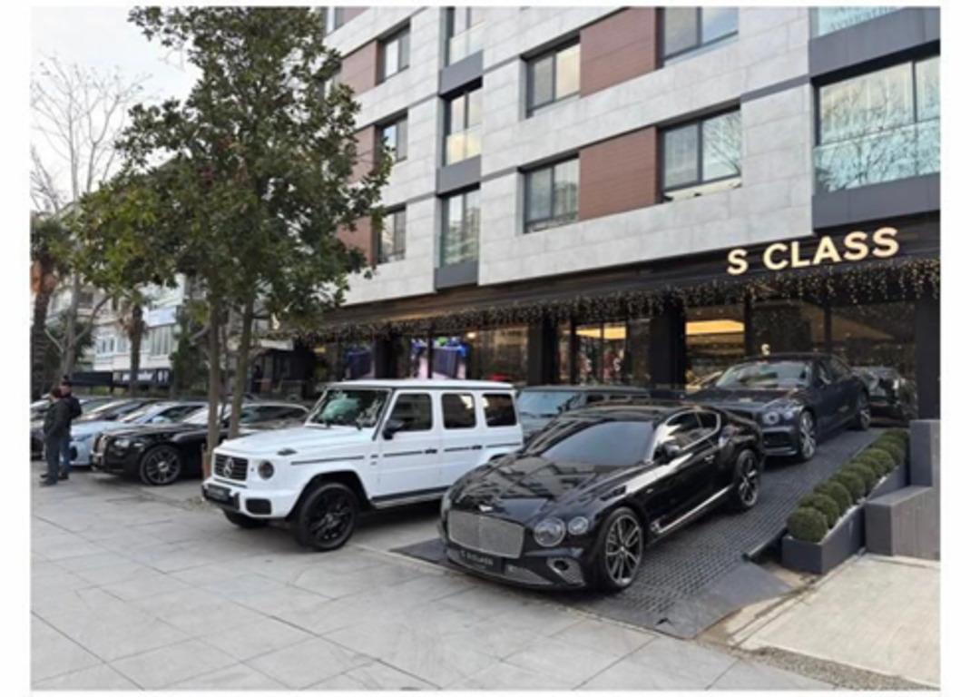 L&uuml;ks galeriye şok baskın: 11 milyarlık vurgunda Reynmen de mağdur 1