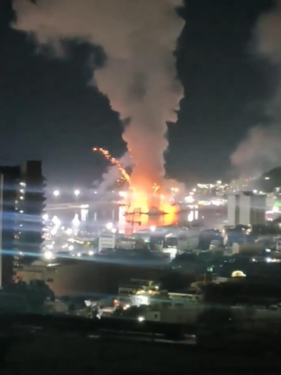 Saldırı emrini Trump verdi! Venezuela bombalandı... Maduro ve eşi yakalandı 8