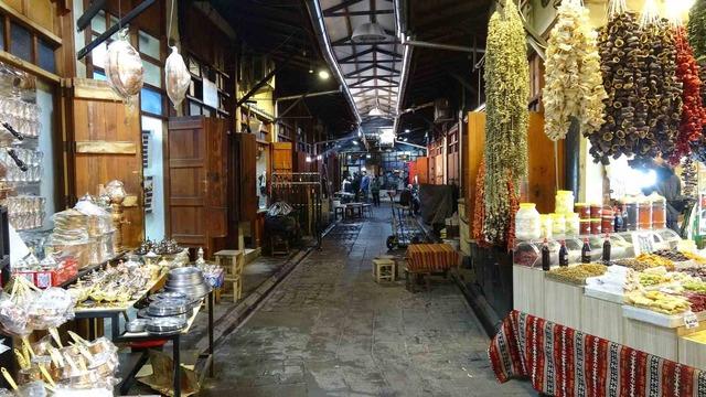 Gaziantep’te kar yağışı tarihi çarşıları sessizliğe bürüdü 1