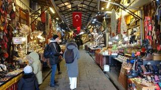 Gaziantep’te kar yağışı tarihi çarşıları sessizliğe bürüdü