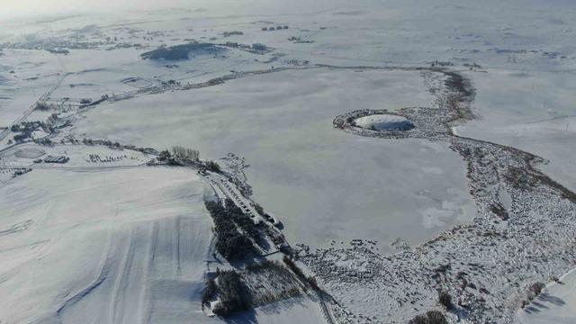 Termometreler eksi 21’i gösterdi, Hafik Gölü tamamen dondu 3