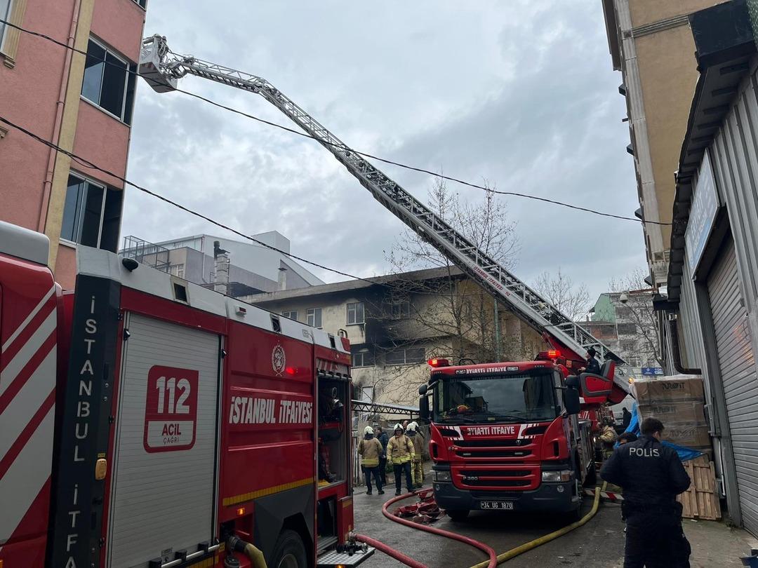 Sultanbeyli deki fabrikada peş peşe patlamalar! Alevlere teslim oldu 2