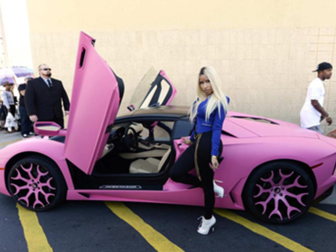 &Uuml;nl&uuml;lerin 's&uuml;per l&uuml;ks' arabaları