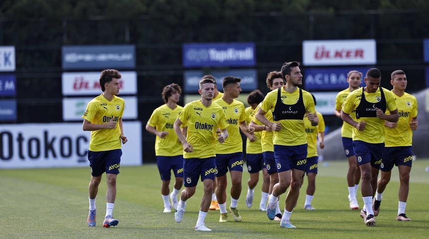 Fenerbah&ccedil;e'de herkesi şaşırtan karar! Yıldız ismin lisansı askıya alınabilir