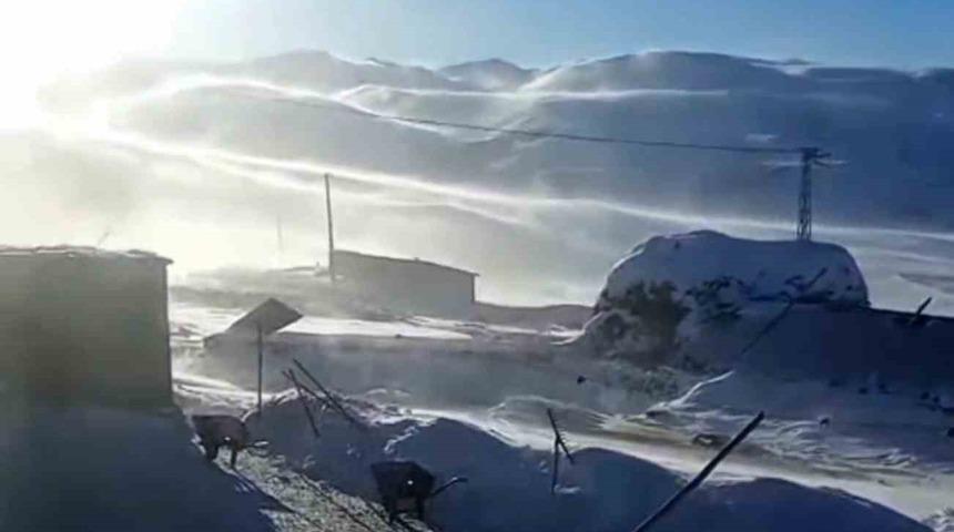 Iğdır&rsquo;ın y&uuml;ksek kesimlerinde tipi ve fırtına hayatı olumsuz etkiliyor