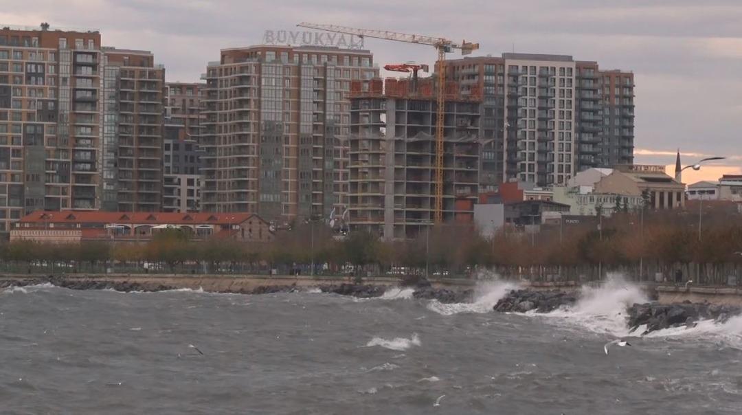 İstanbul da lodos hayatı olumsuz etkiledi! Kritik doğal gaz uyarısı 3