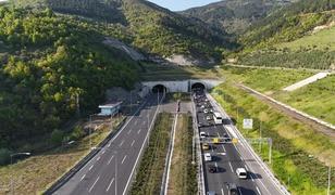 Bakan Uraloğlu duyurdu: 1 yılda otoyol ve k&ouml;pr&uuml;lerden 1,1 milyar ara&ccedil; ge&ccedil;ti!