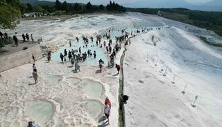 Pamukkale 2025&rsquo;in en fazla ziyaret edilen 2&rsquo;inci &ouml;renyeri oldu