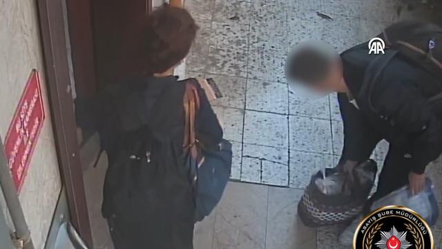 Anne cinayetini otomobile bulaşan kan ele verdi! Katil zanlısı öz oğlu çıktı