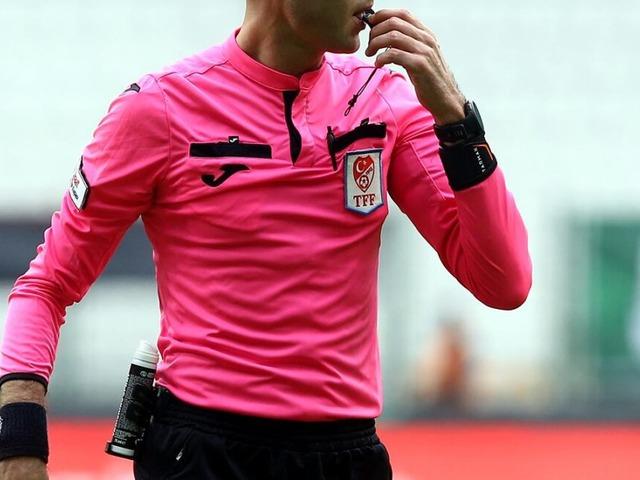 S&uuml;per Kupa d&uuml;d&uuml;k &ccedil;alacak hakemler belli oldu! 