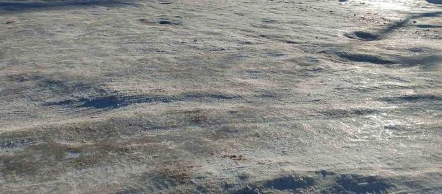 G&ouml;lbaşı&rsquo;nda yollar buz pistine d&ouml;nd&uuml; 2