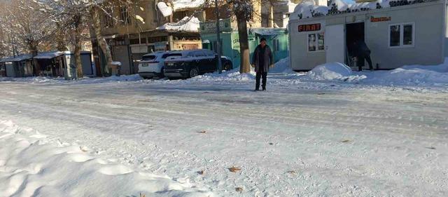 G&ouml;lbaşı&rsquo;nda yollar buz pistine d&ouml;nd&uuml; 1