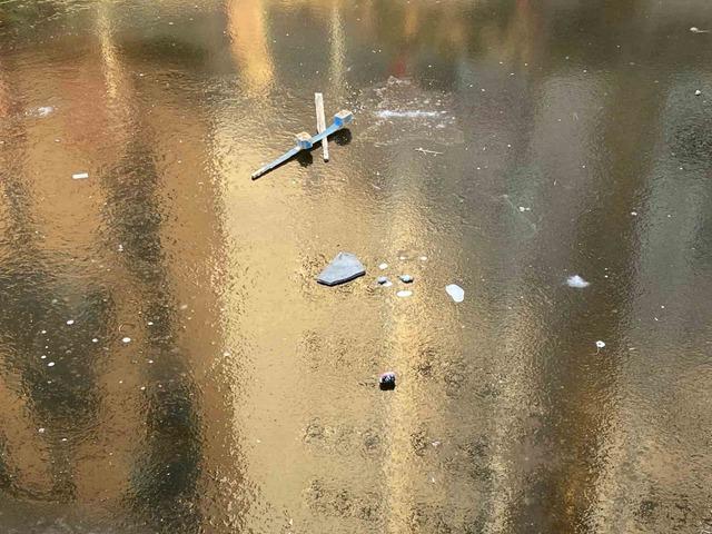 Porsuk &Ccedil;ayı&rsquo;nın buz tutan y&uuml;zeyi &ccedil;&ouml;ple kaplanmaya başladı 1