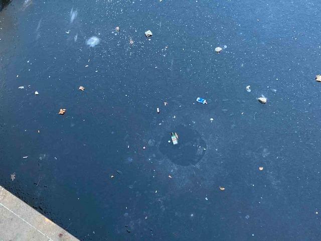 Porsuk &Ccedil;ayı&rsquo;nın buz tutan y&uuml;zeyi &ccedil;&ouml;ple kaplanmaya başladı 2