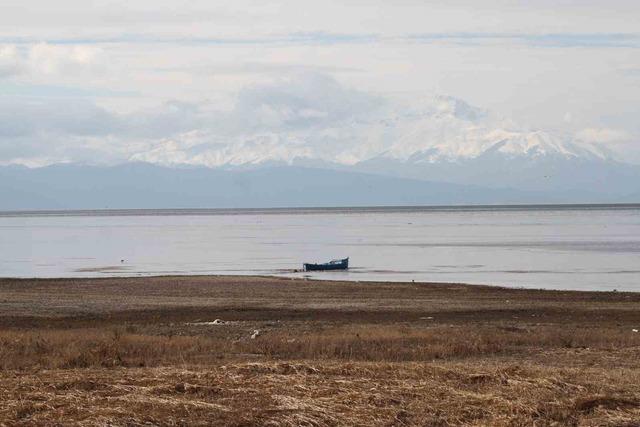 Şiddetli soğuklar Beyşehir G&ouml;l&uuml; kıyılarının buz tutmasına yol a&ccedil;tı 4