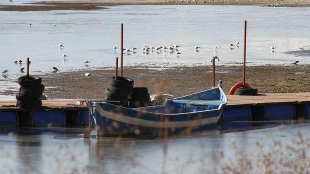Şiddetli soğuklar Beyşehir Gölü kıyılarının buz tutmasına yol açtı