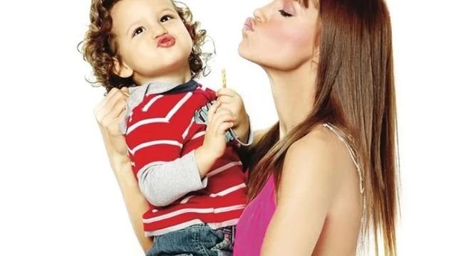 Ebru Şallı’nın oğlu Beren koca delikanlı oldu! Anne oğul pozlarına yorum yağdı