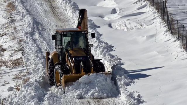 Batman’da yolu kardan kapanan 333 yerleşim yeri yolundan 158’i açıldı