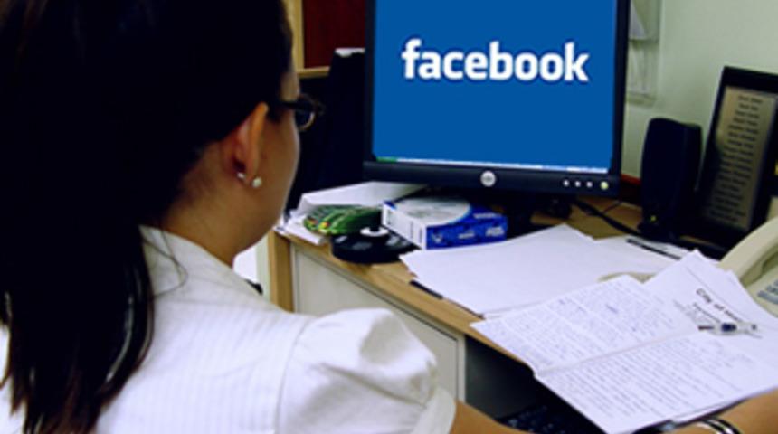 Artık çalışırken de Facebook kullanılacak
