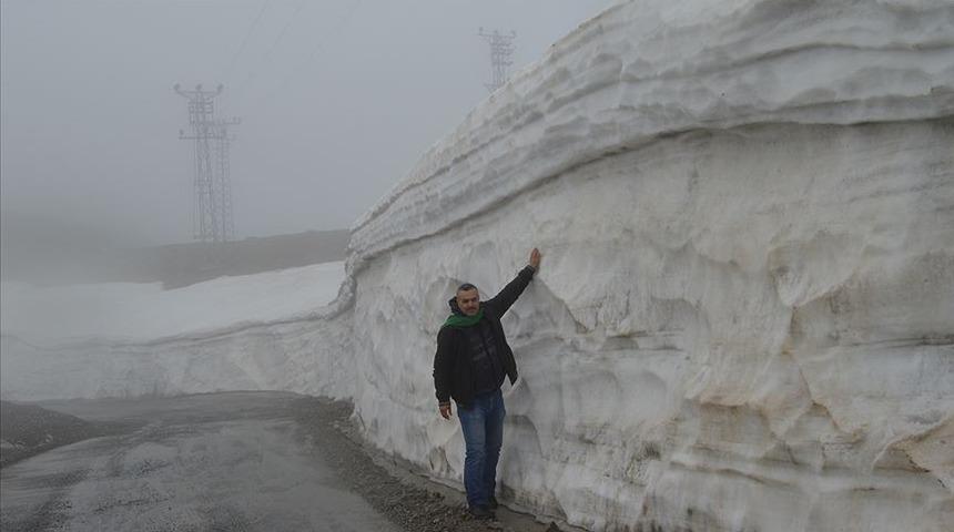 Batman&rsquo;da yolu kardan kapanan 333 yerleşim yeri yolundan 158&rsquo;i a&ccedil;ıldı