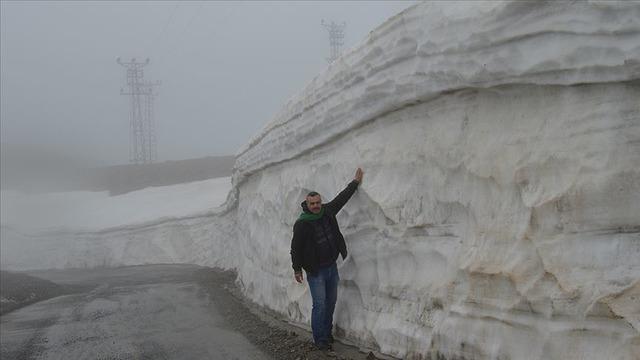 Batman’da yolu kardan kapanan 333 yerleşim yeri yolundan 158’i açıldı