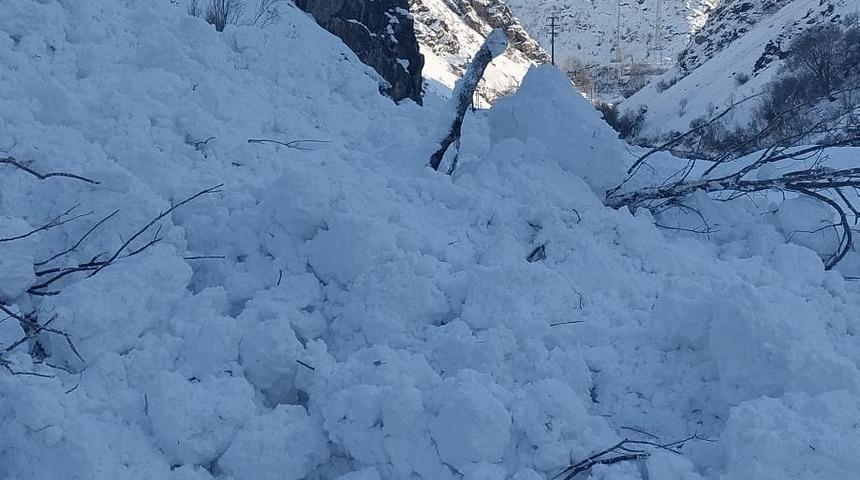 &Ccedil;ukurca kara yoluna &ccedil;ığ d&uuml;şt&uuml;