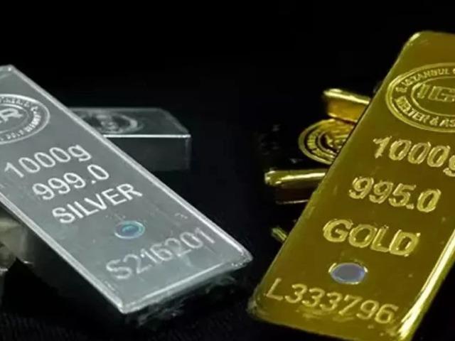 G&uuml;m&uuml;ş&uuml;n getirisi ge&ccedil;en yıl altını geride bıraktı