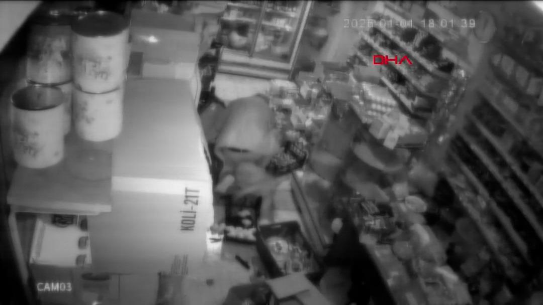 Gaziantep te dehşet anları! Markete sığınan k&uuml;&ccedil;&uuml;k kızı darbedip, bı&ccedil;akladı 1