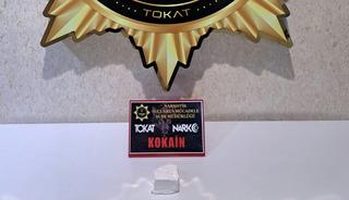 Tokat'ta uyuşturucu operasyonu! Yastık i&ccedil;inden &ccedil;ıktı