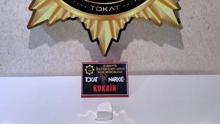 Tokat'ta uyuşturucu operasyonu! Yastık içinden çıktı