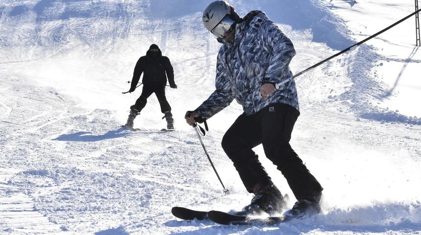 Bitlis&rsquo;te kayak merkezleri doldu