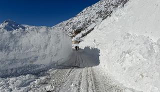 Van-&Ccedil;atak kara yolu, 4 g&uuml;nd&uuml;r ulaşıma kapalı