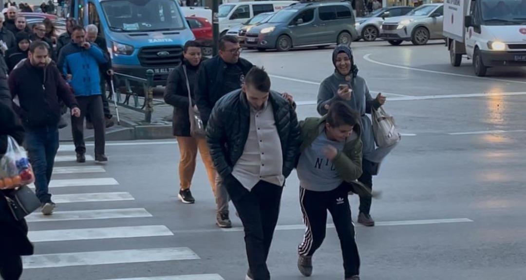 Bursa da lodos alarmı: Fırtınada u&ccedil;mamak i&ccedil;in yerlere b&ouml;yle yattılar 4