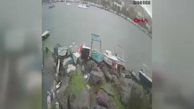 Yer: Zonguldak! Hortum limandaki tekneleri devirdi