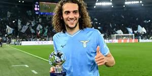 Fenerbah&ccedil;e'den Galatasaray'a transfer &ccedil;alımı! İmzayı attırıyor