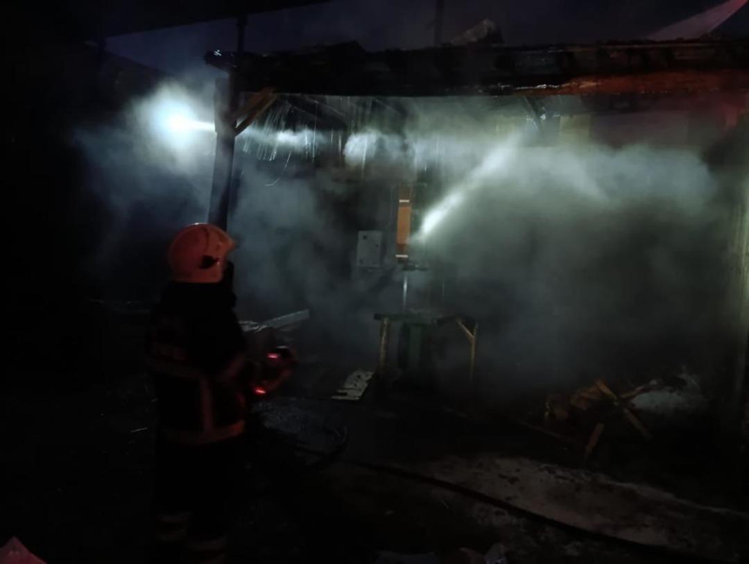 Şanlıurfa&rsquo;da oduncular pazarında yangın 2