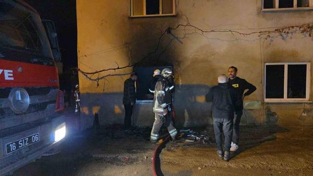 Bursa&rsquo;da 2 katlı evde &ccedil;ıkan yangın korkuttu 1