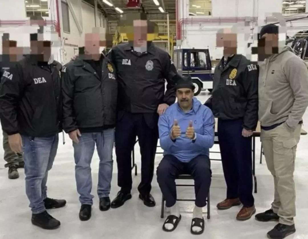 Tüm dünya bu operasyonu konuşuyor! Trump tan "Venezuela yı biz yöneteceğiz" çıkışı: Maduro nun gözaltı görüntüleri ortaya çıktı 2