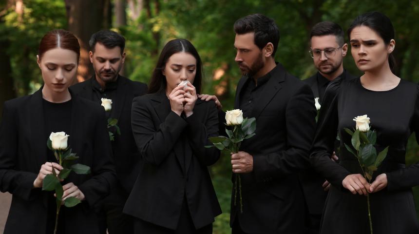 Cenazelerde siyah giyme geleneği nereden gelir?