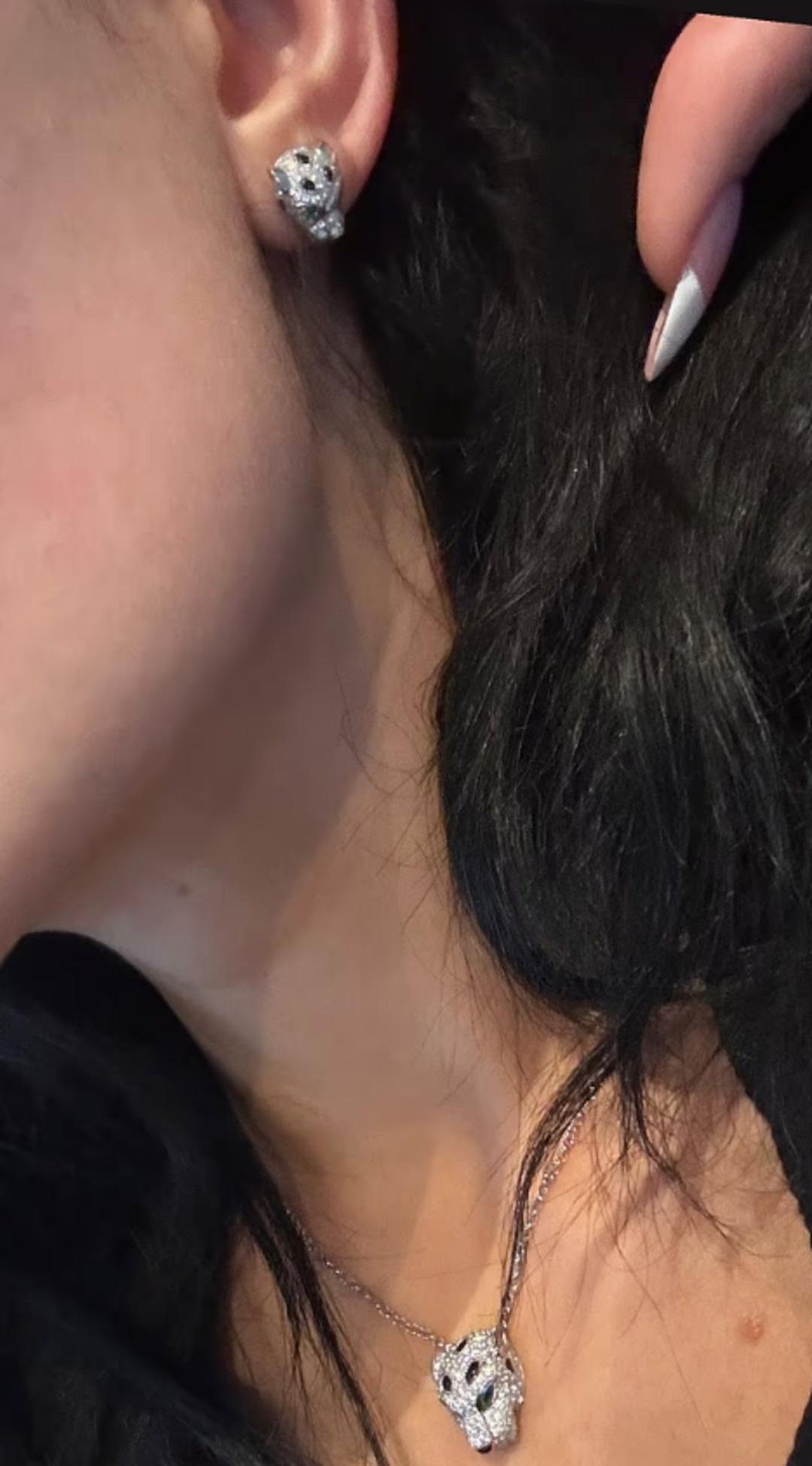 Kylie Jenner havuz başında poz verdi! Bikinisi küçük geldi 3